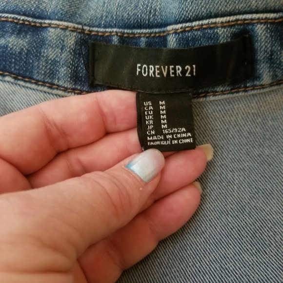 Forever 21 Denim cropped jacket - Picture 4 of 5